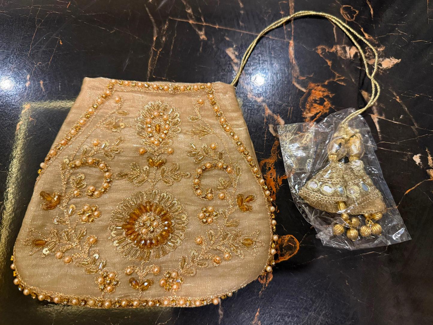 ZARA (gold beige)