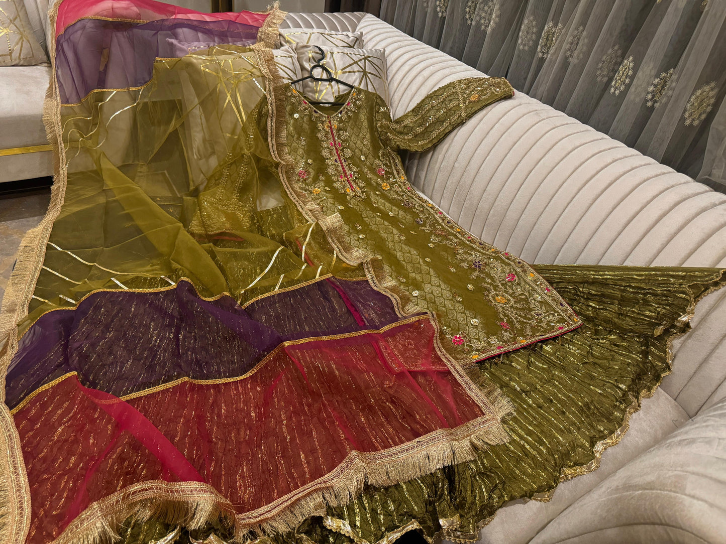 Cosmos (MEHNDI GREEN)