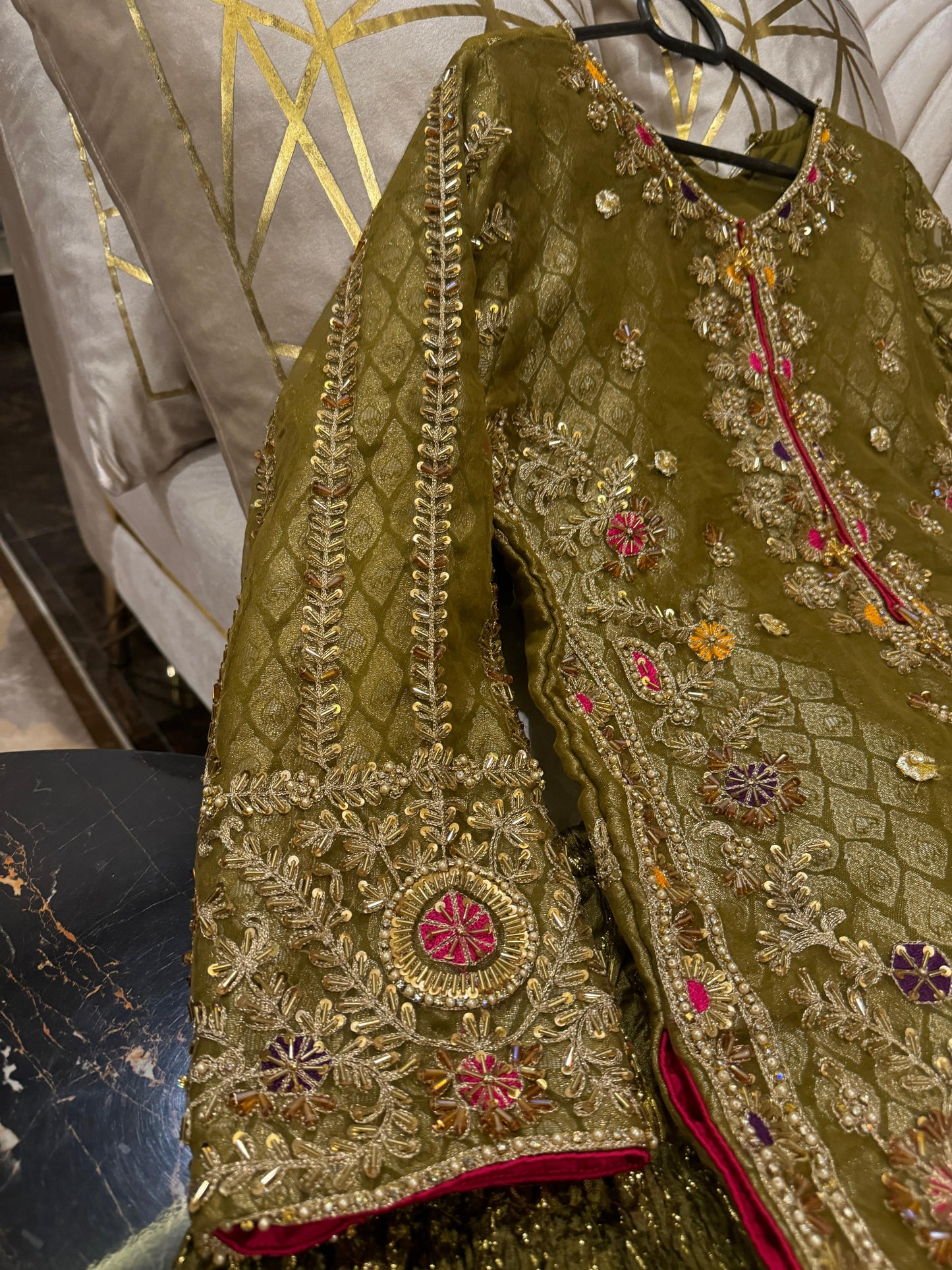 Cosmos (MEHNDI GREEN)