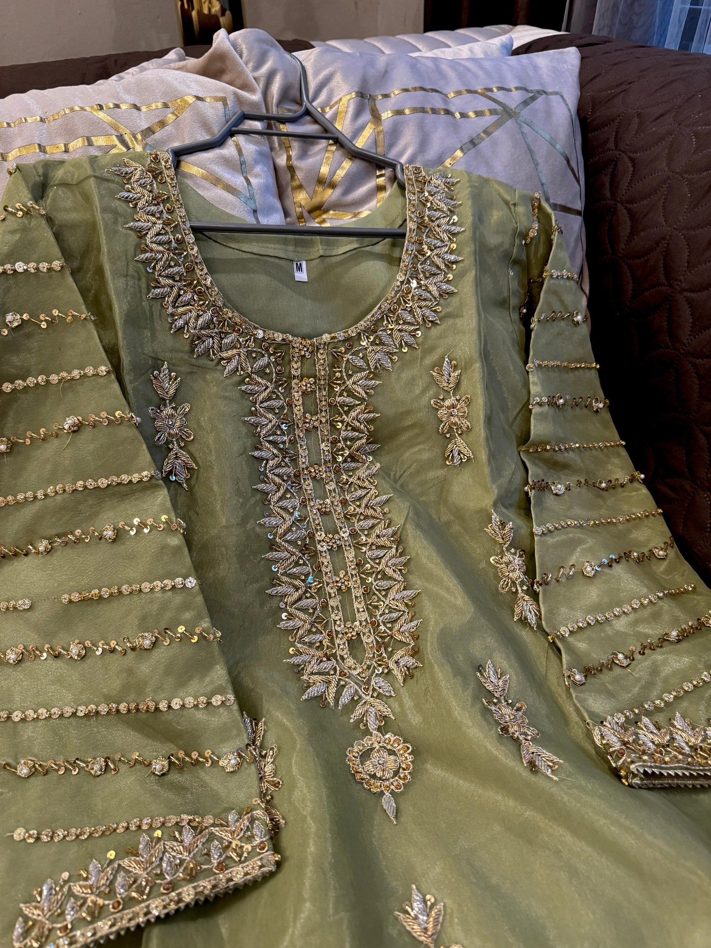 Datura (MEHNDI GREEN)