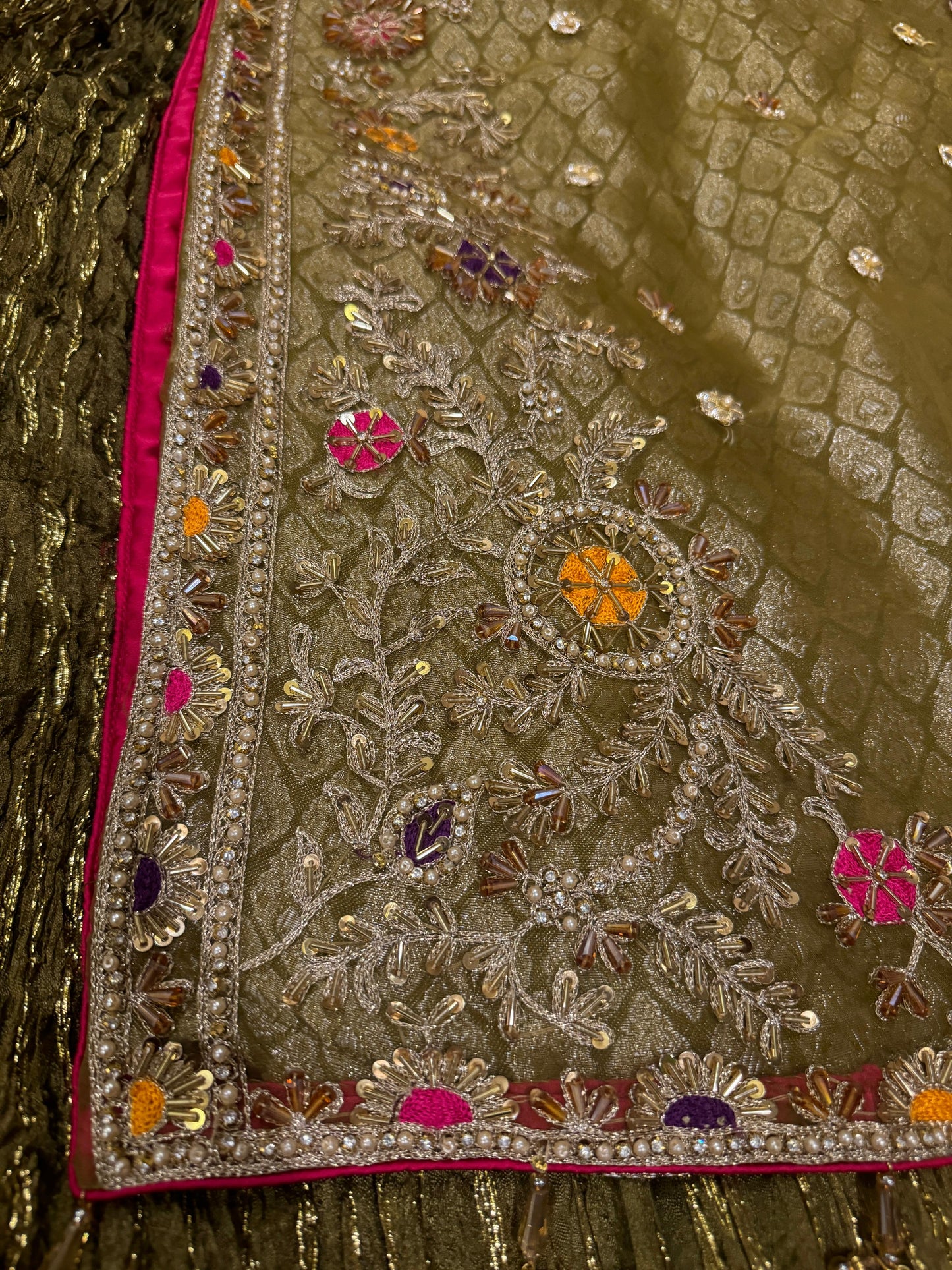 Cosmos (MEHNDI GREEN)
