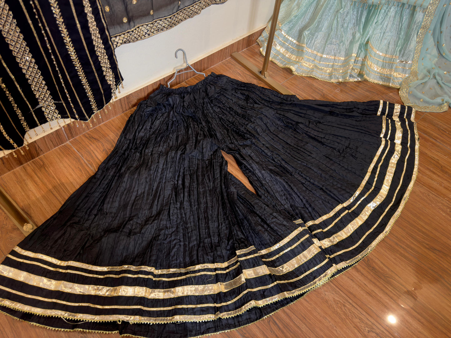 Rose (BLACK)