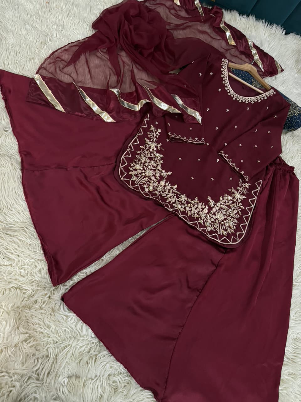 Glory (MAROON RED)