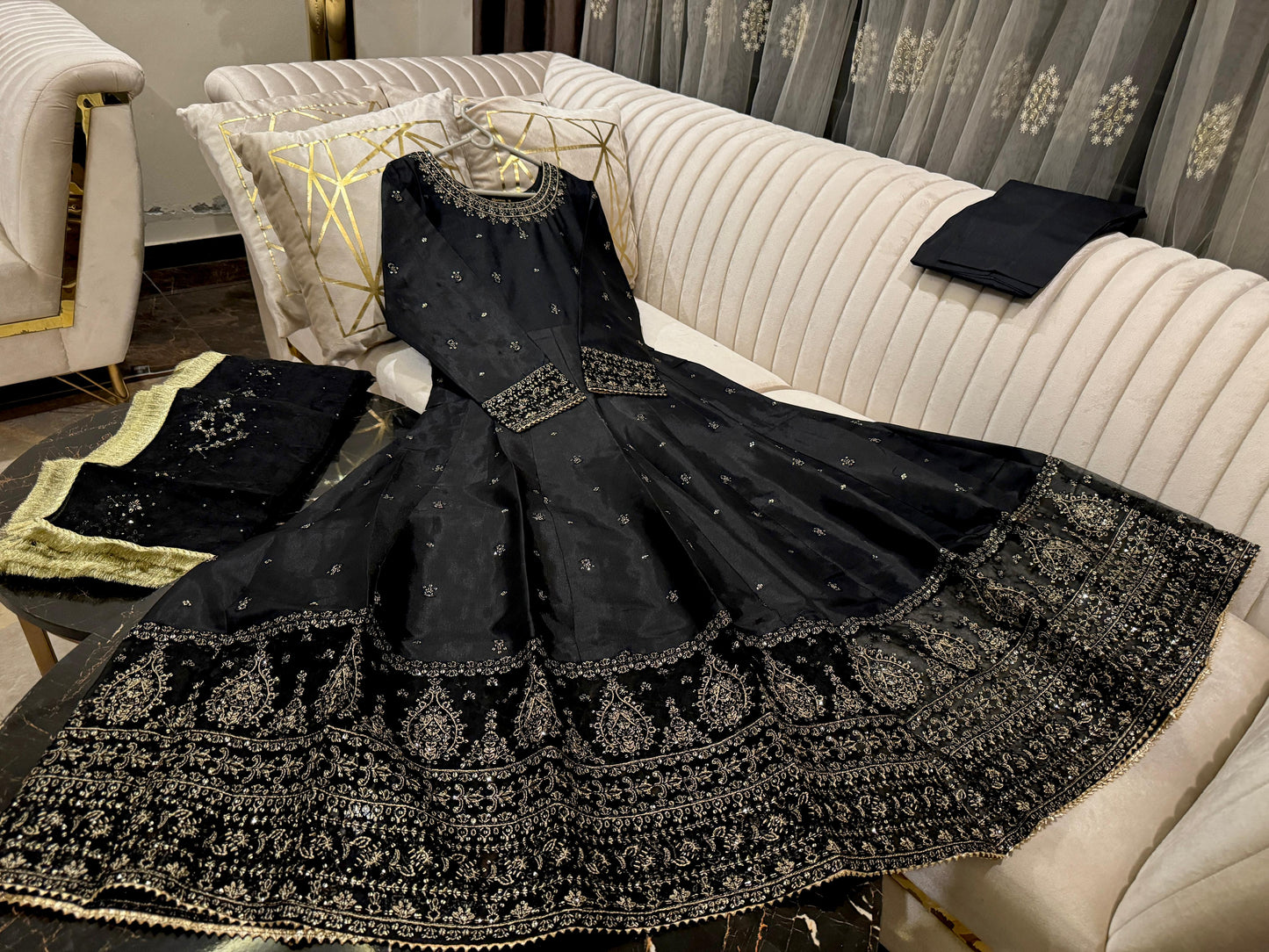 Lily (BLACK)