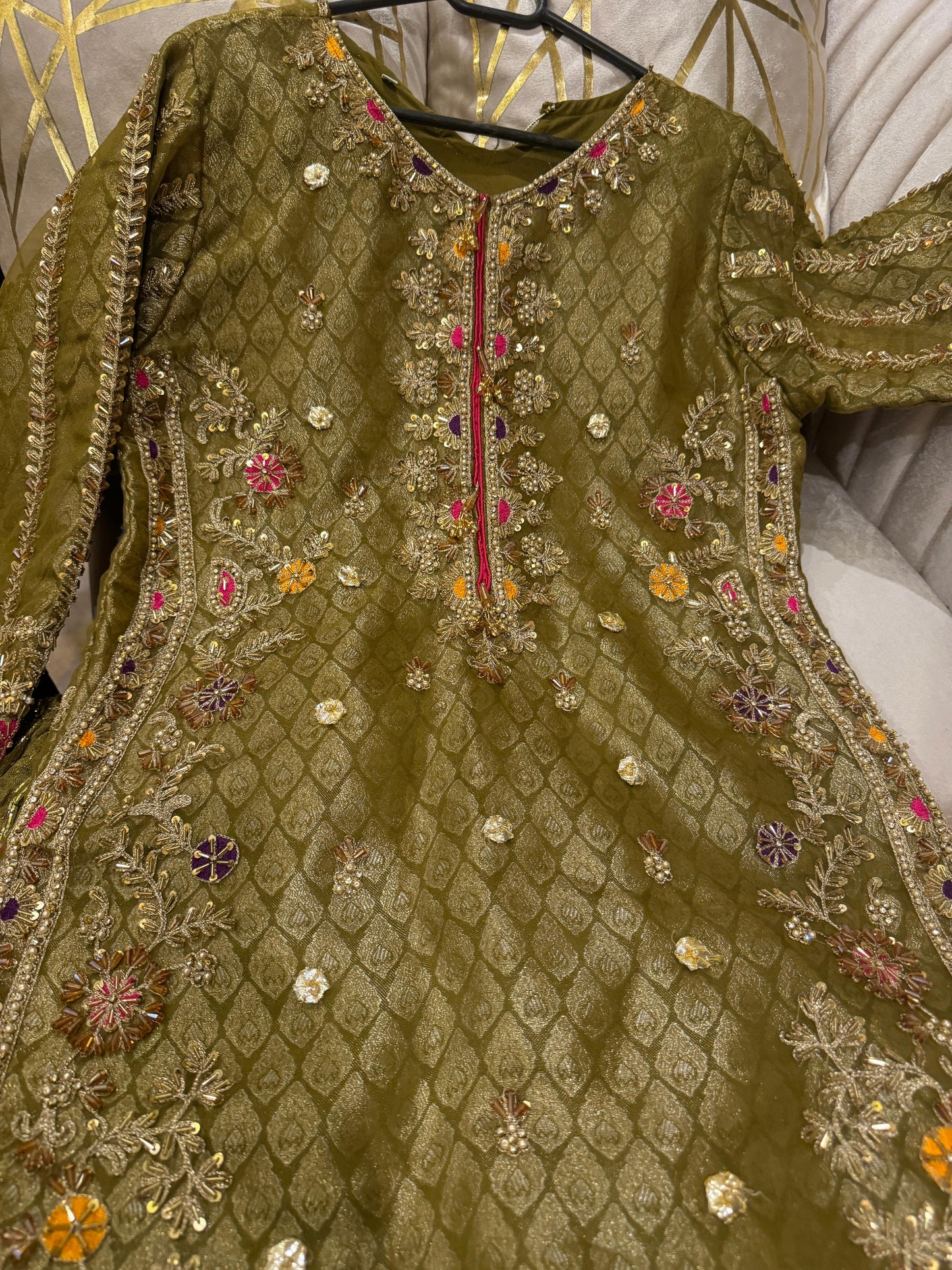 Cosmos (MEHNDI GREEN)