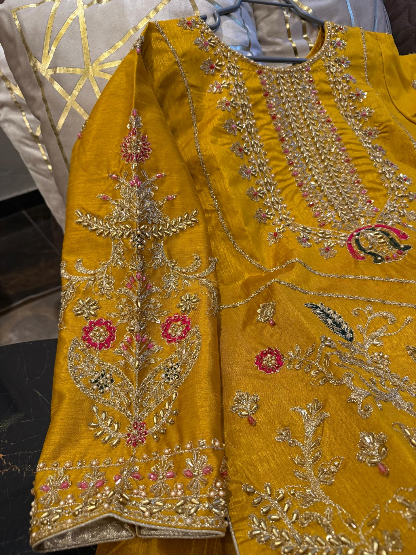 Chaman (MUSTARD YELLOW AND GREEN)