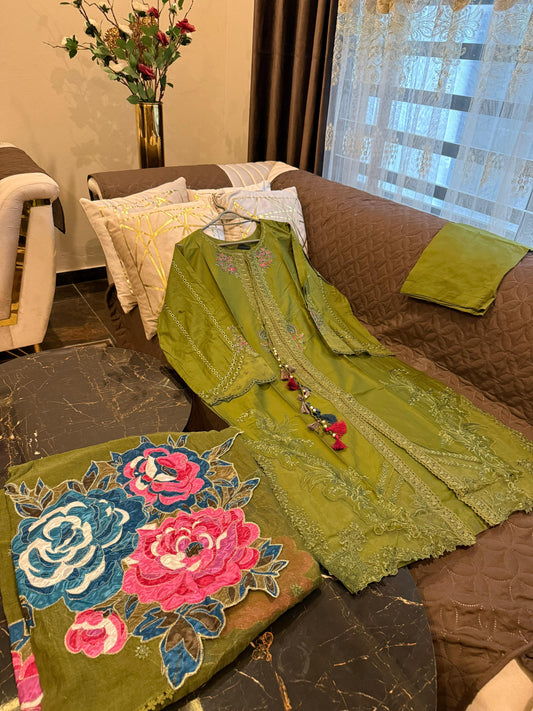 Hosta ( OLIVE GREEN)