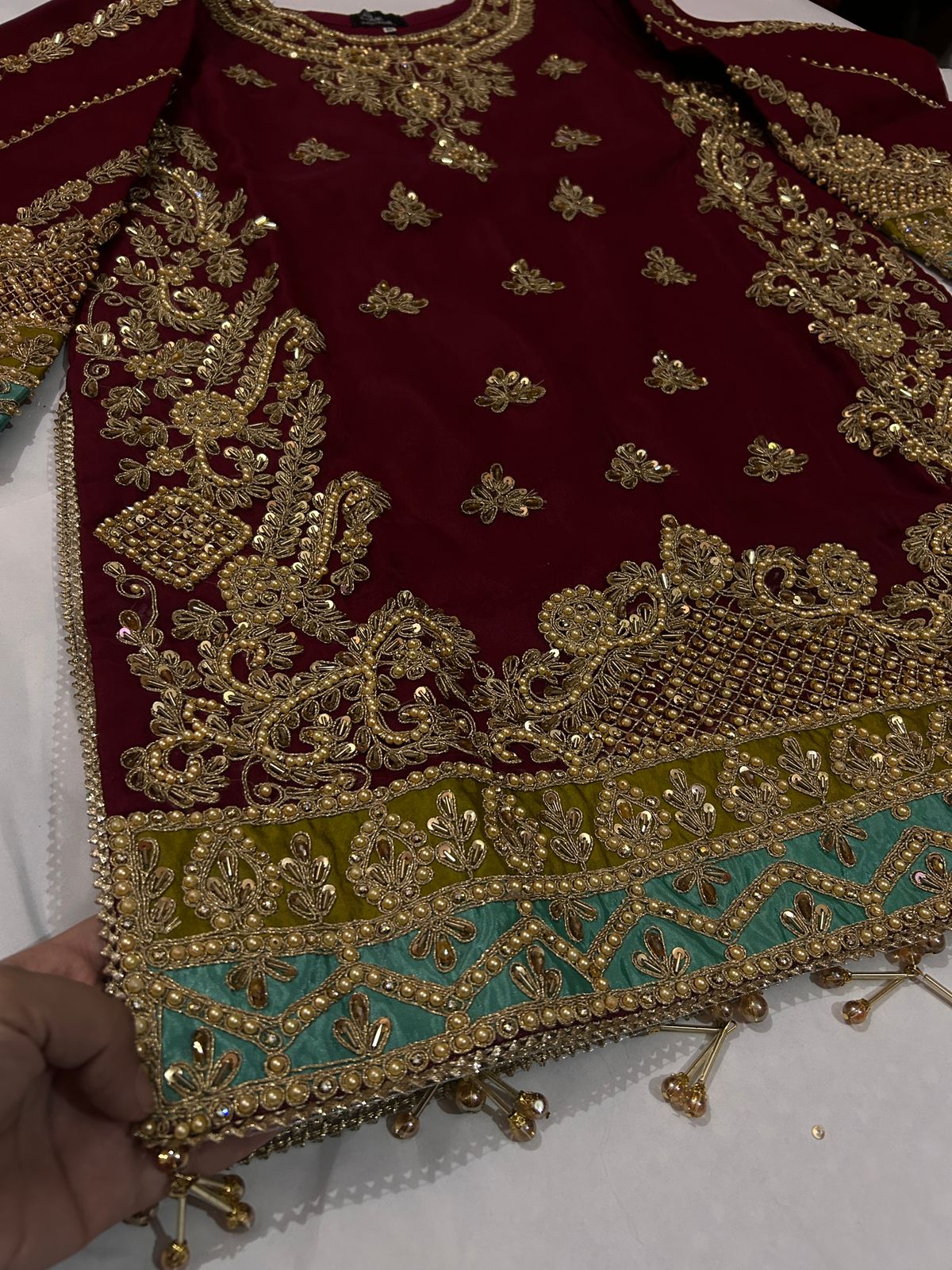 Jonquil (MAROON WITH MEHNDI GREEN)