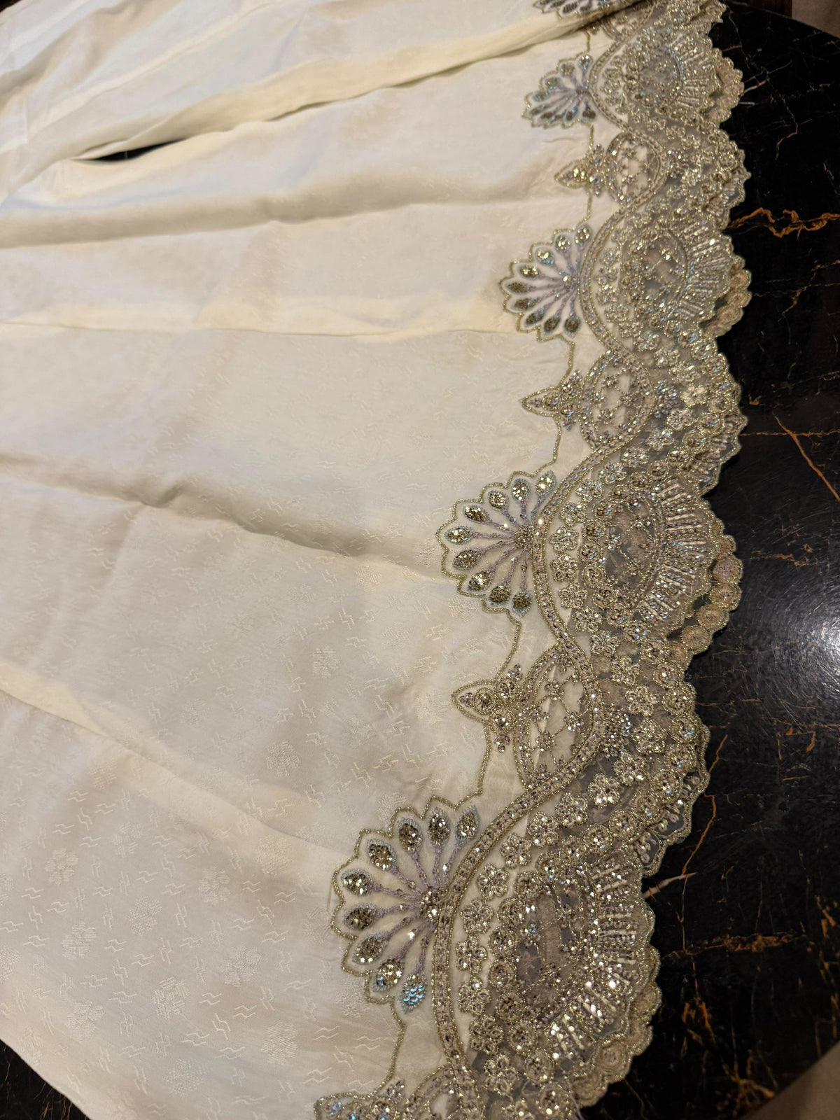 QAISERYA (WHITE)