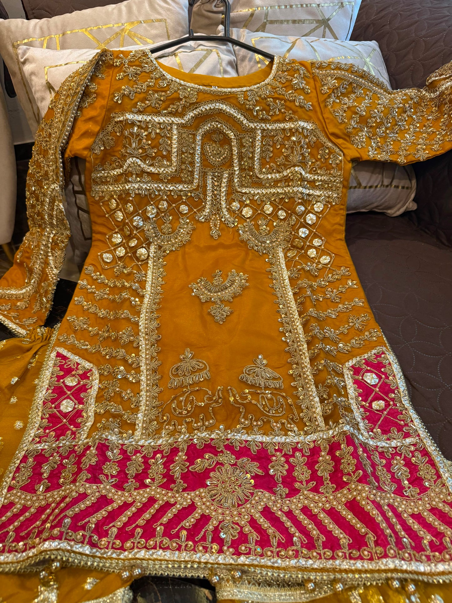 Gulenaar (MUSTARD)