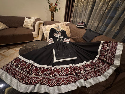 Teasel (BLACK AJRAK)