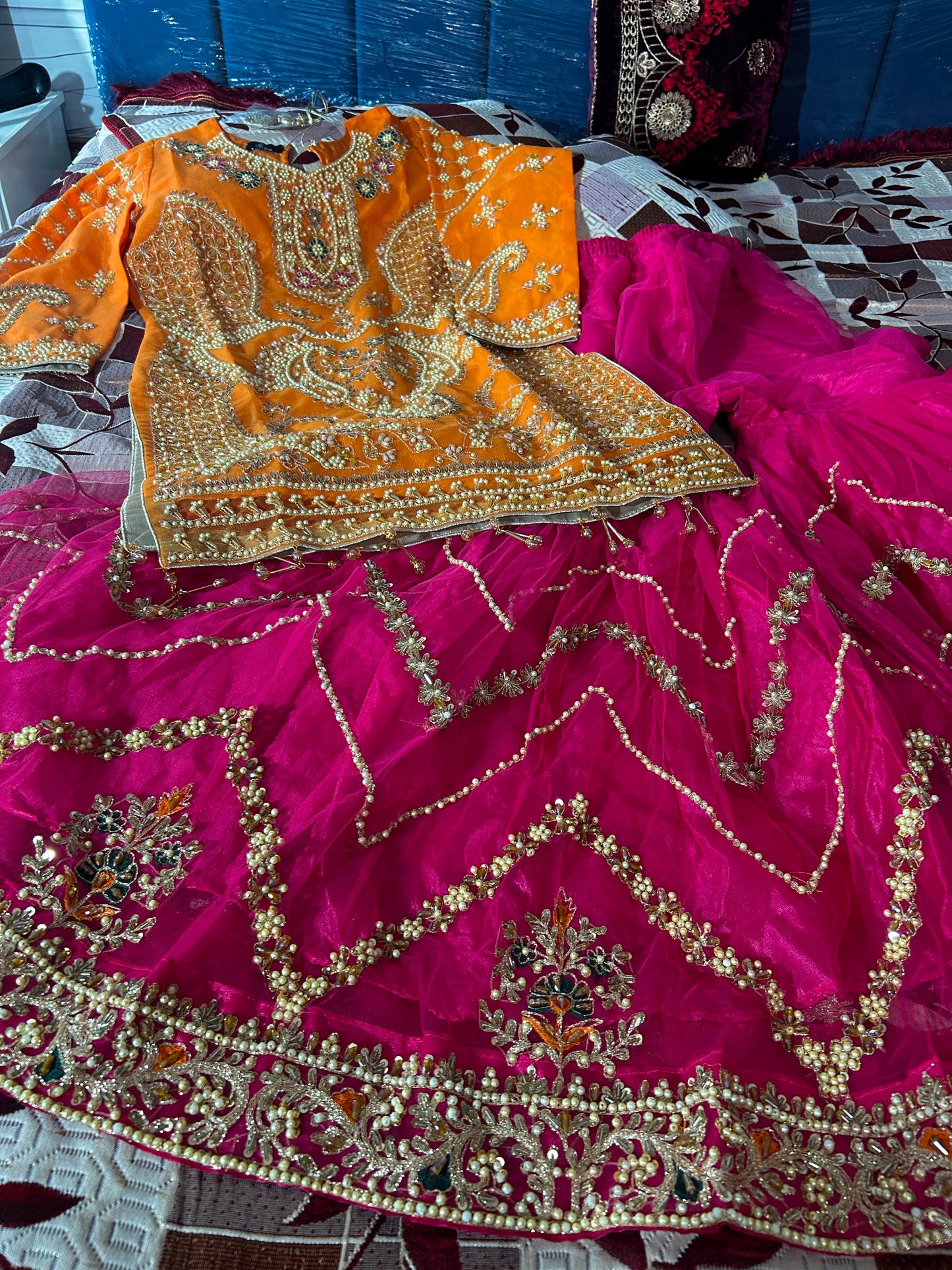 SAFFRON (orange with hot pink)