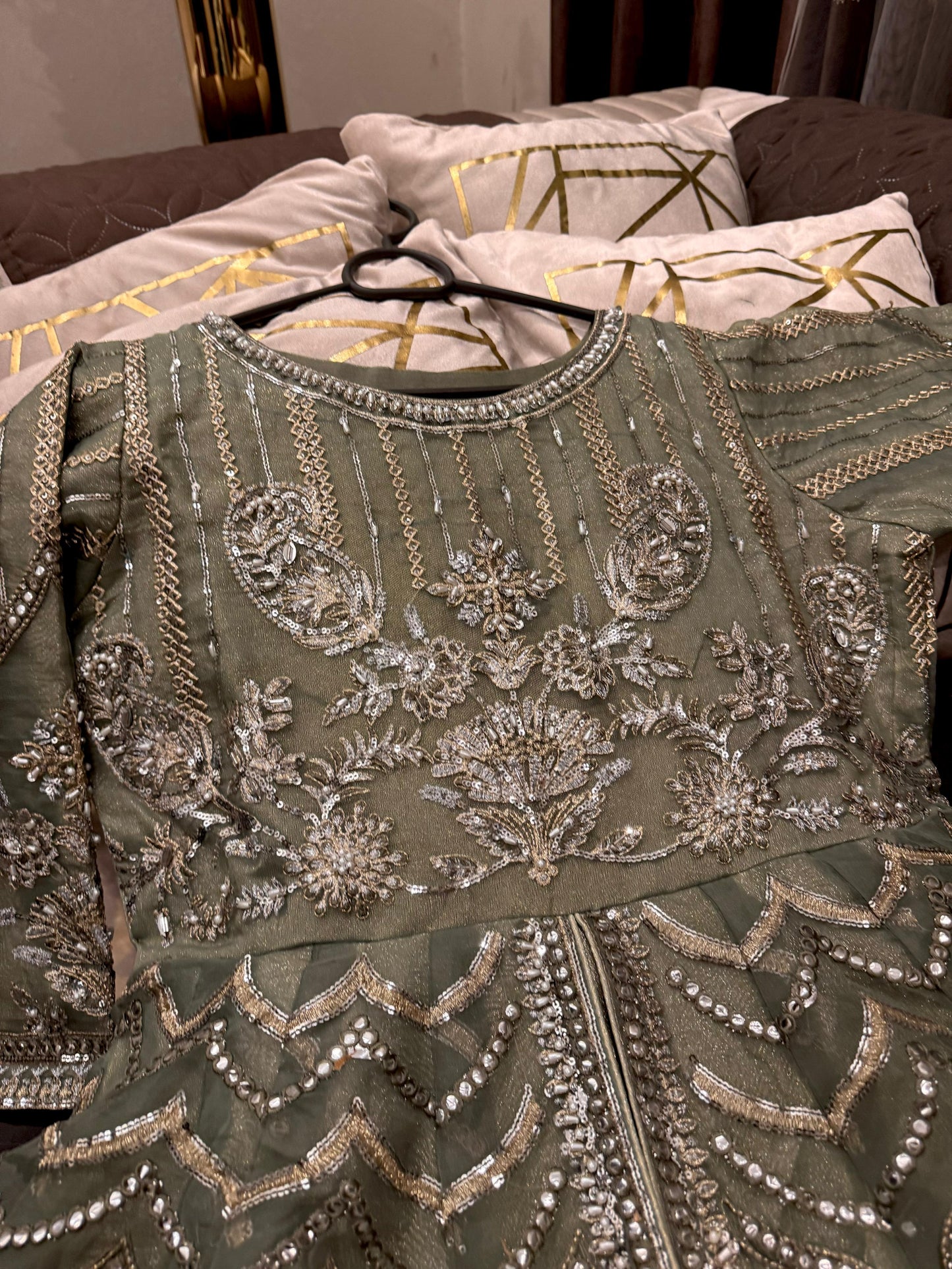 Anonemous (ICE MEHNDI GREEN)