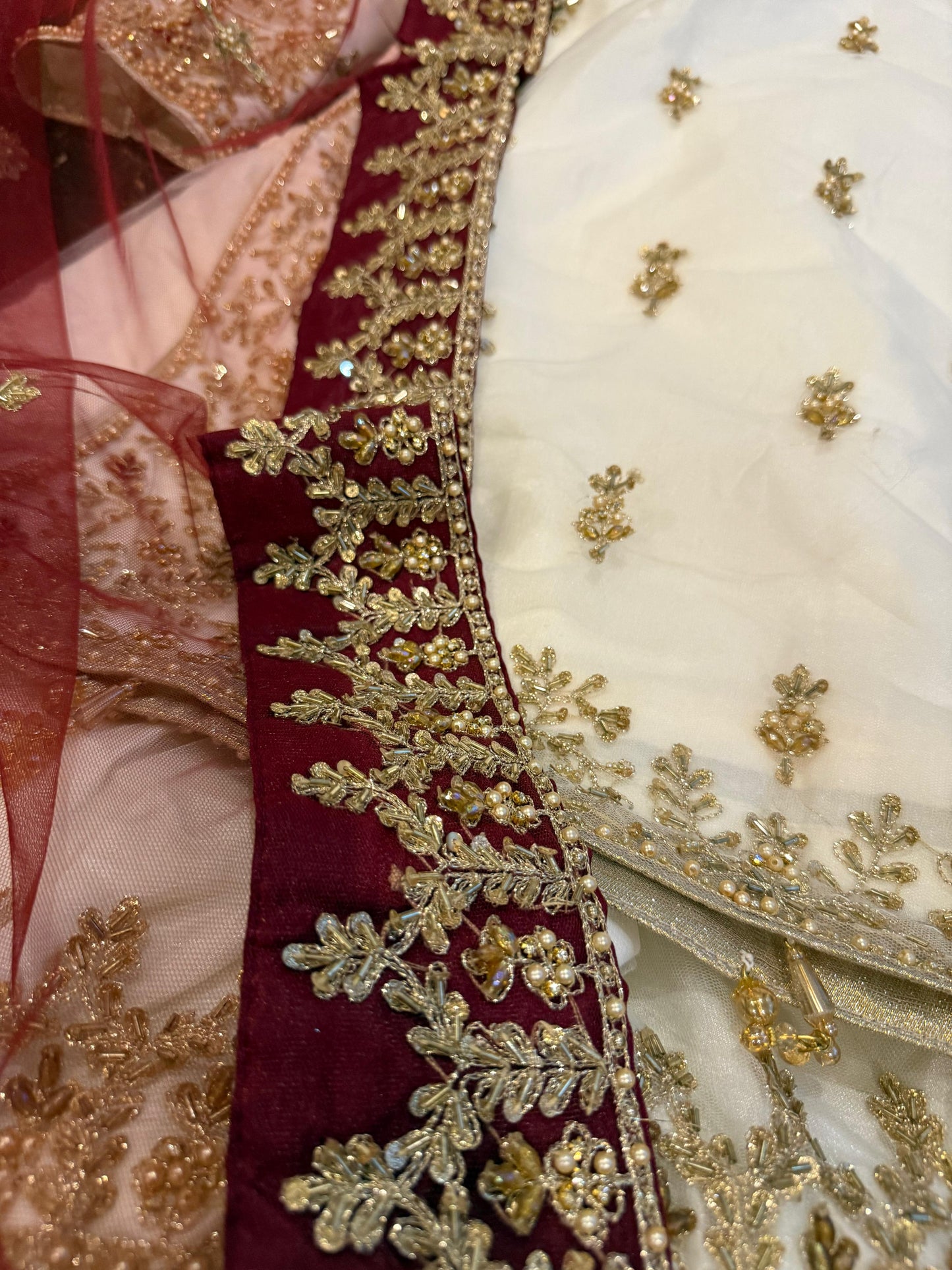 Mixweed (WHITE AND RED MAROON)