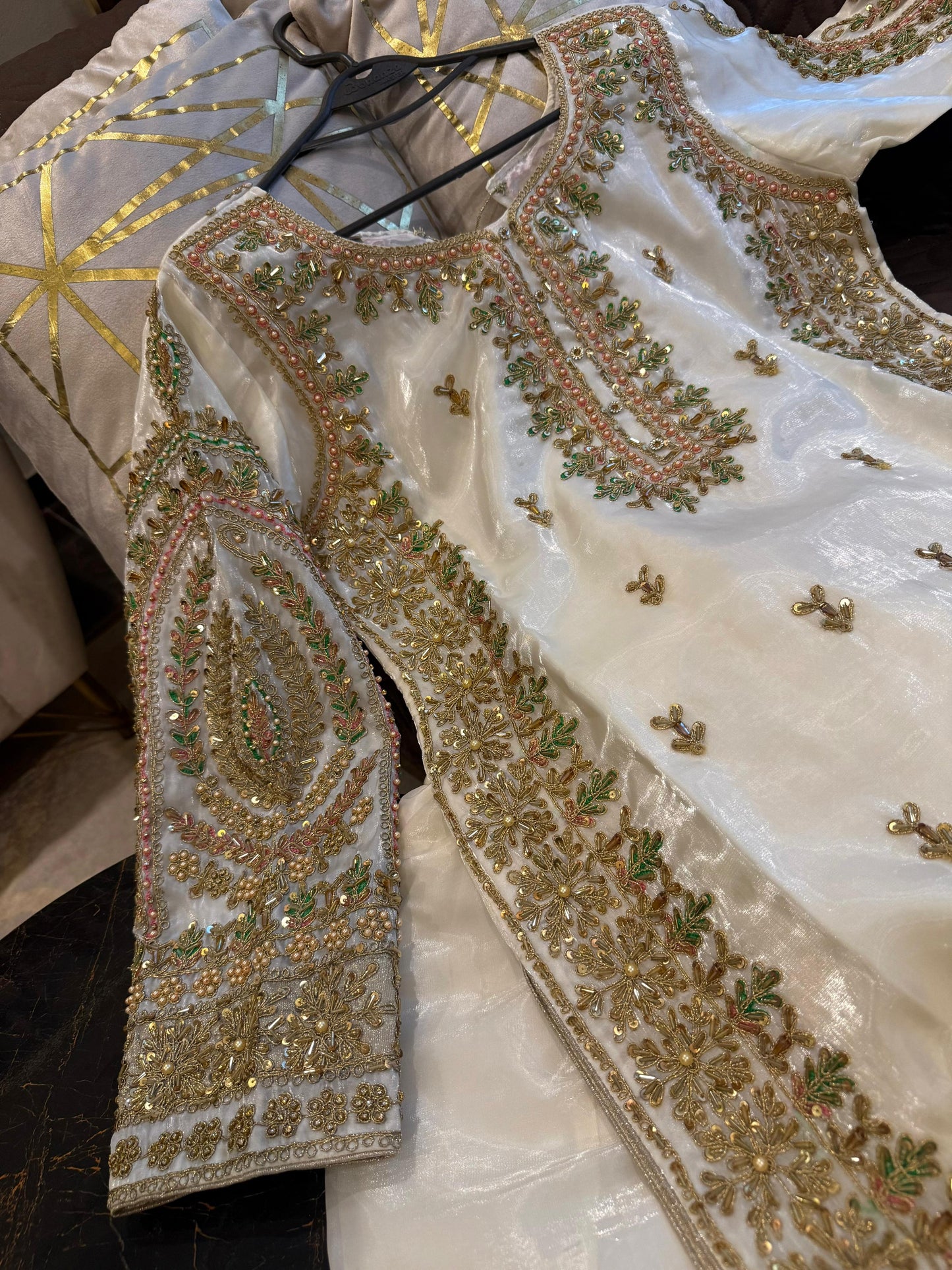 FAREESIA (White gold)