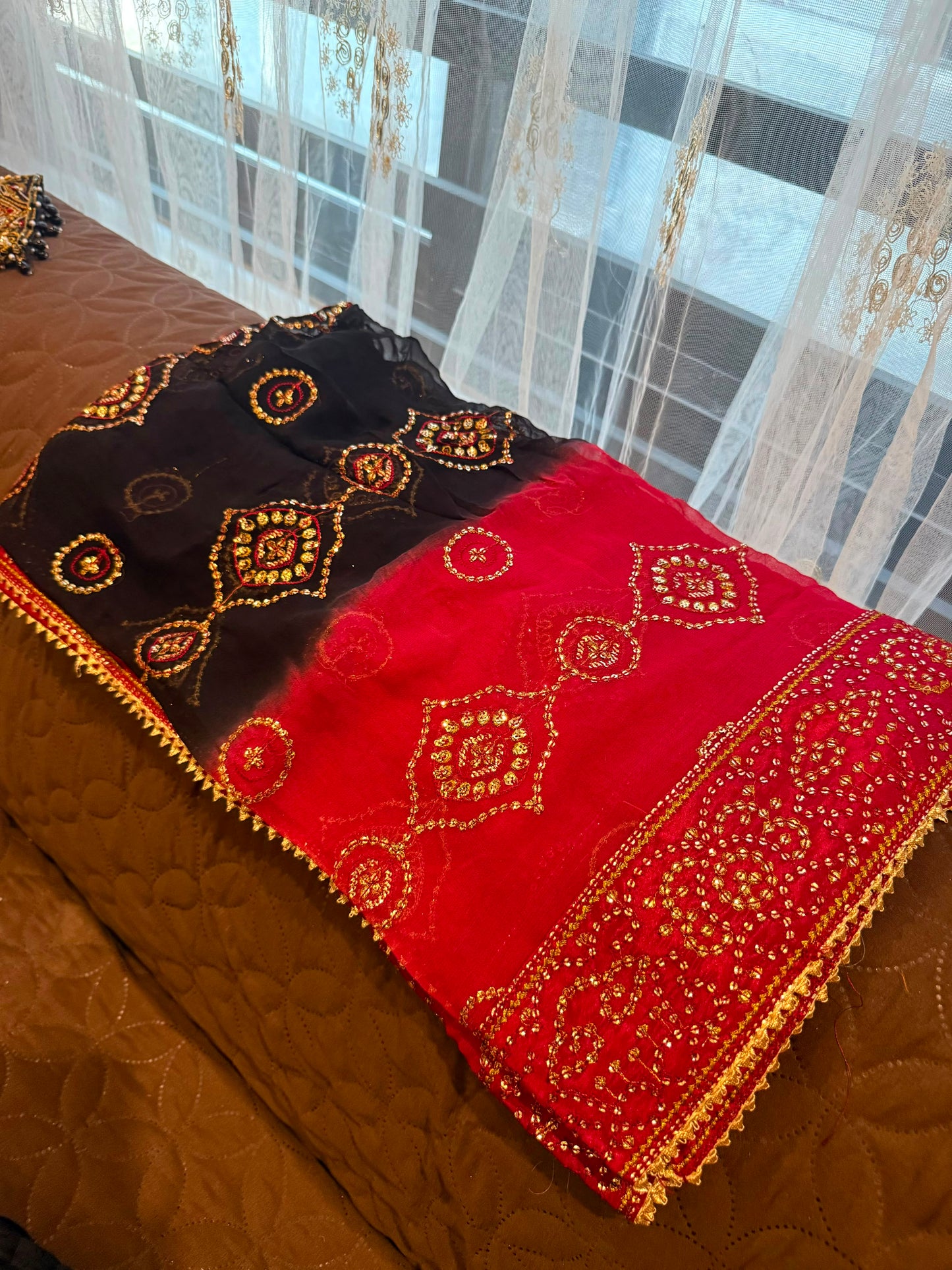 GULAAB (black)