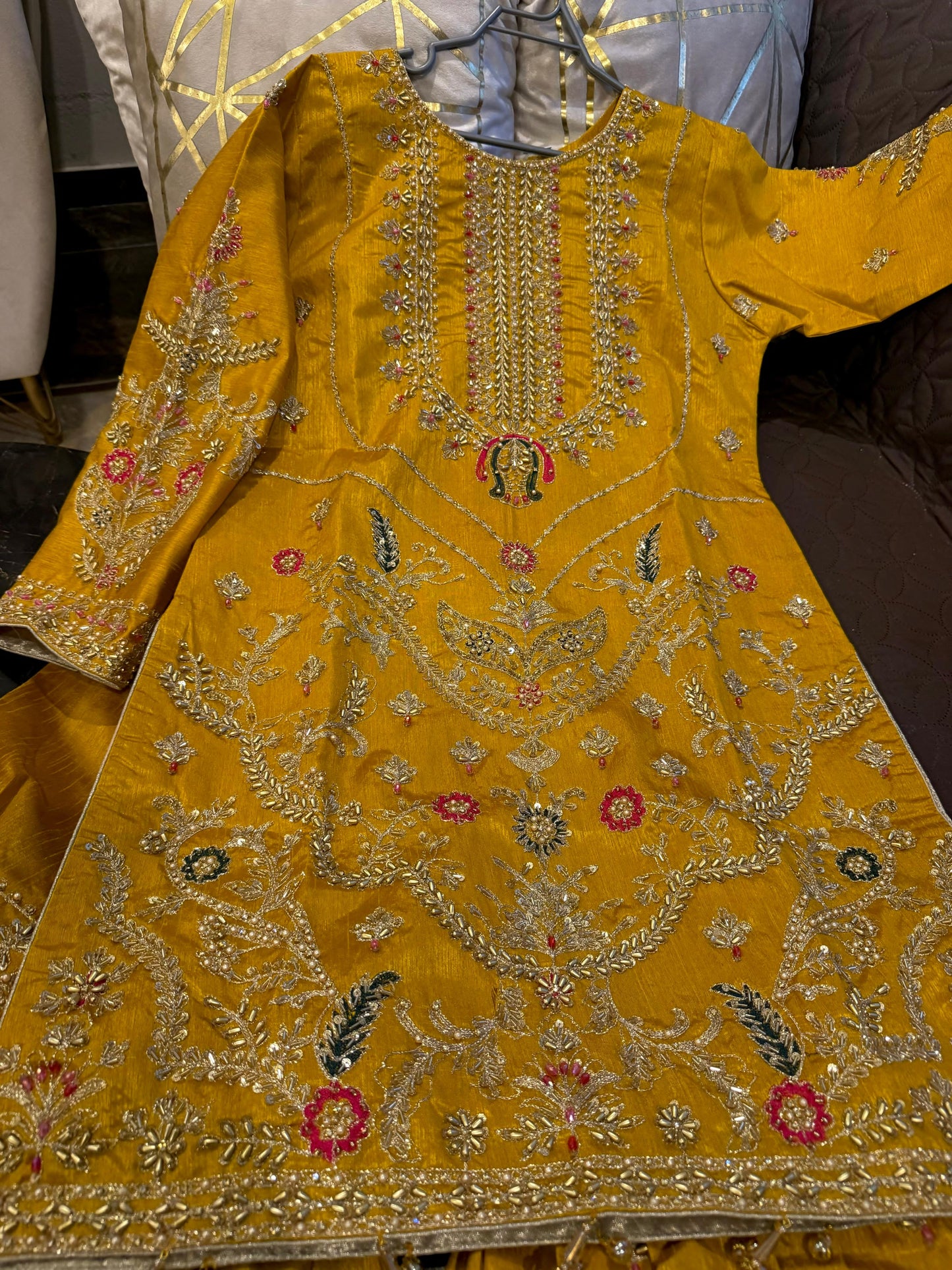 Chaman (MUSTARD YELLOW AND GREEN)