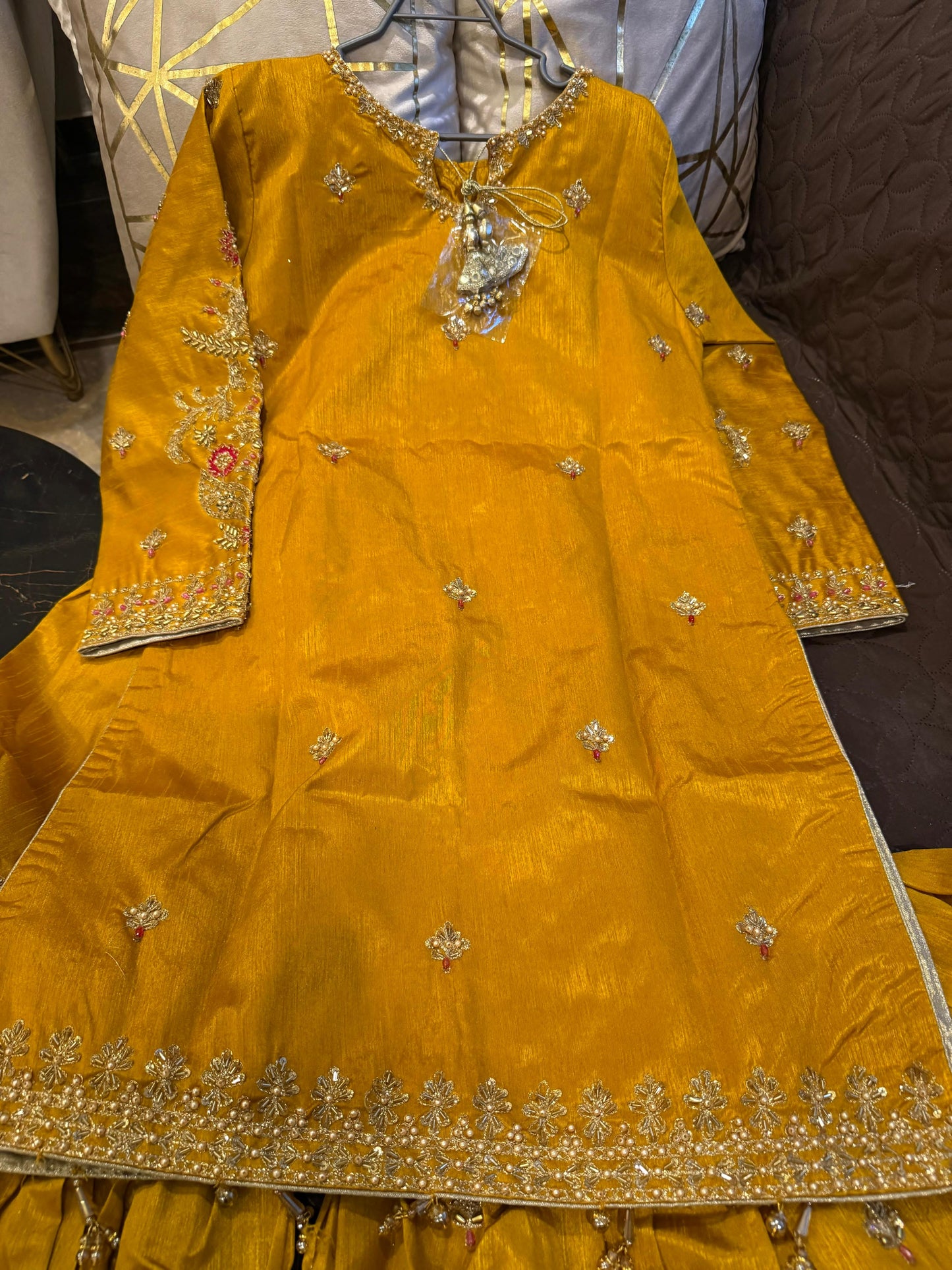 Chaman (MUSTARD YELLOW AND GREEN)