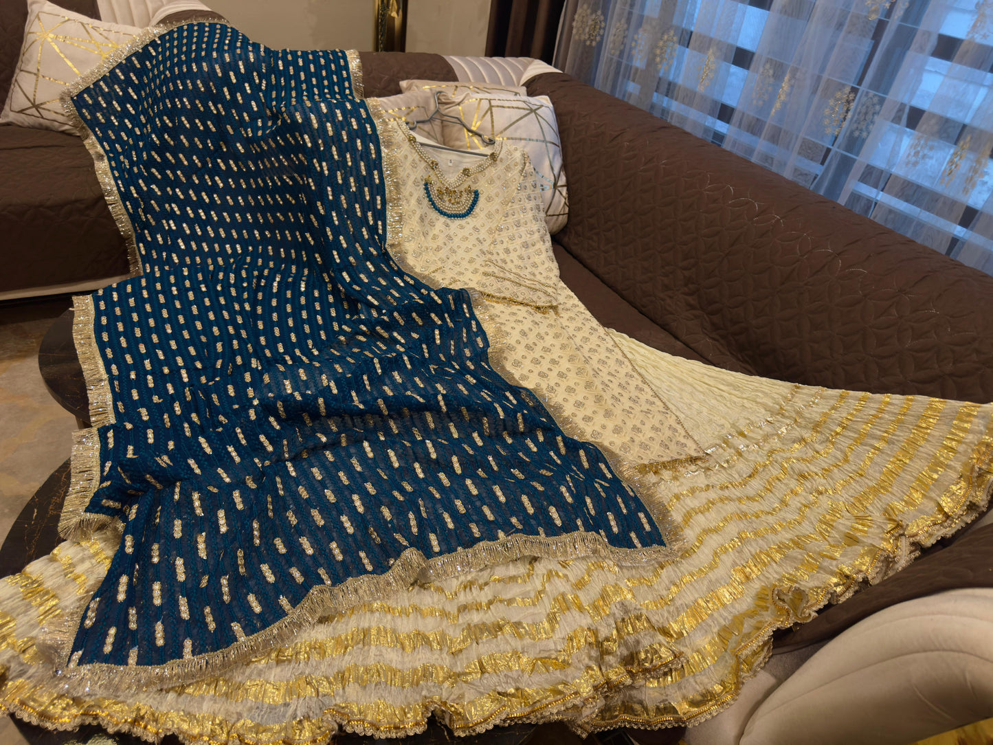 Jasmine (WHITE AND ZINC)