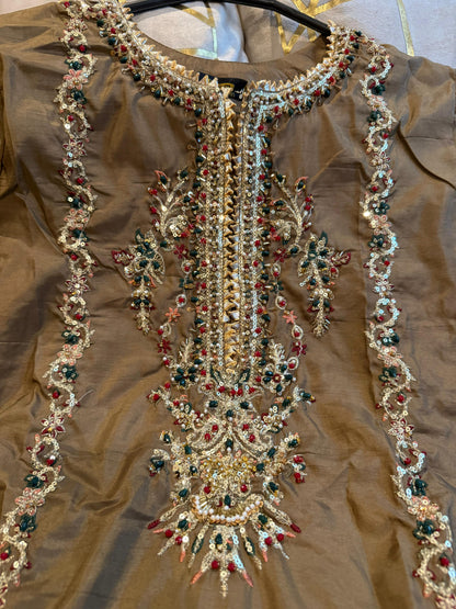 HANIYA (CAMEL BROWN)