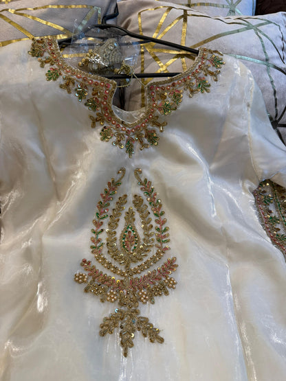 FAREESIA (White gold)