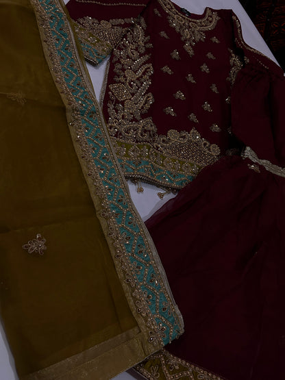 Jonquil (MAROON WITH MEHNDI GREEN)