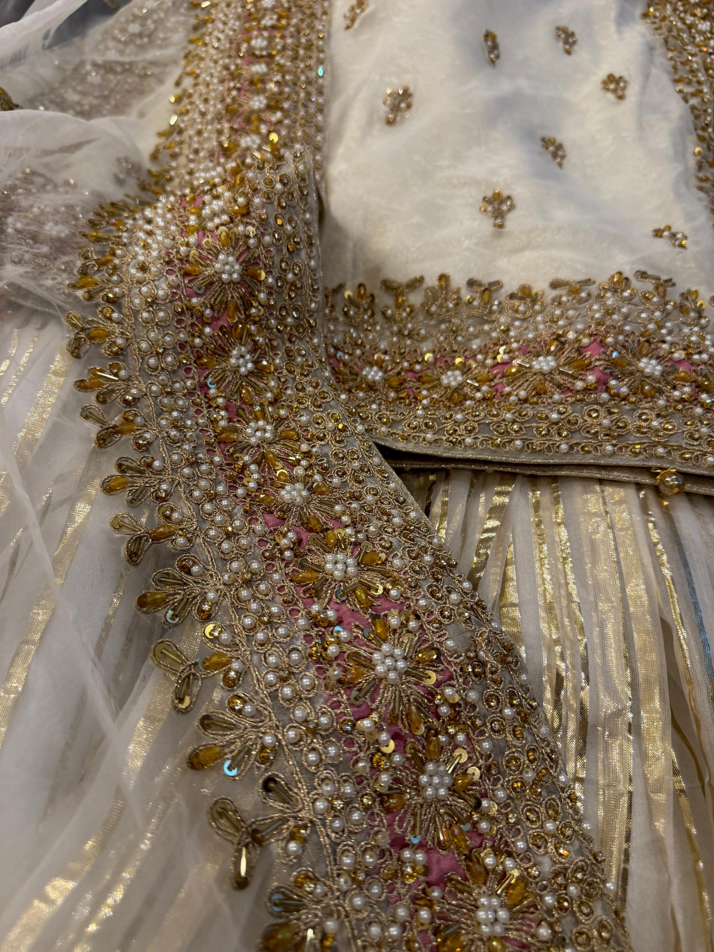 Freesia (WHITE GOLD)