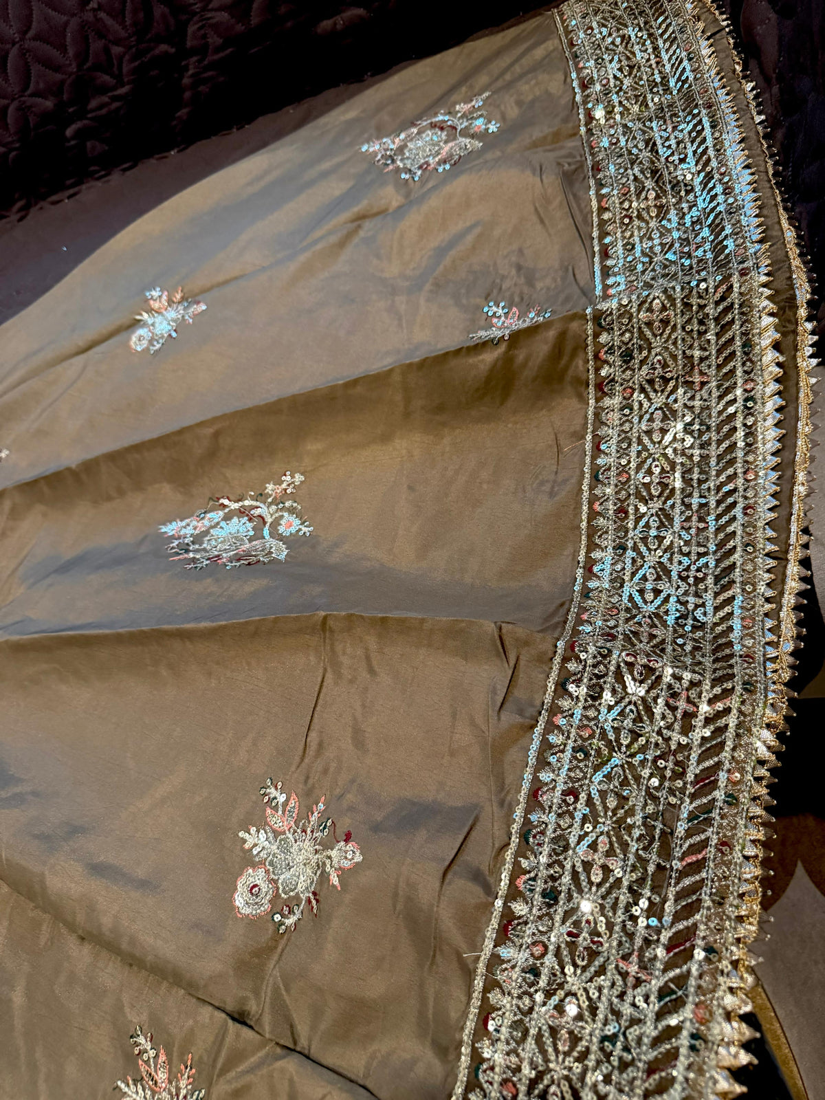 HANIYA (CAMEL BROWN)
