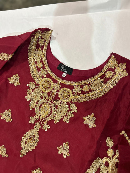 Jonquil (MAROON WITH MEHNDI GREEN)