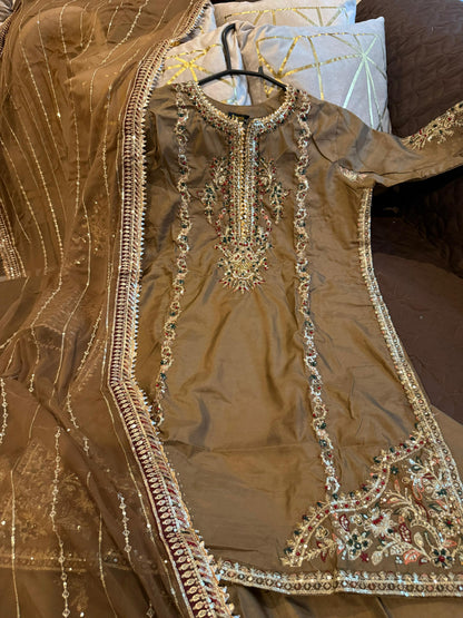 HANIYA (CAMEL BROWN)