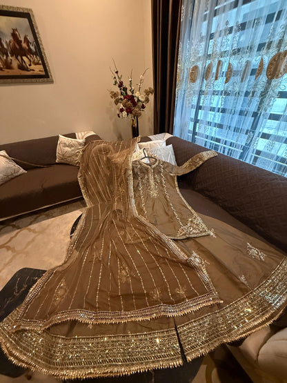 HANIYA (CAMEL BROWN)