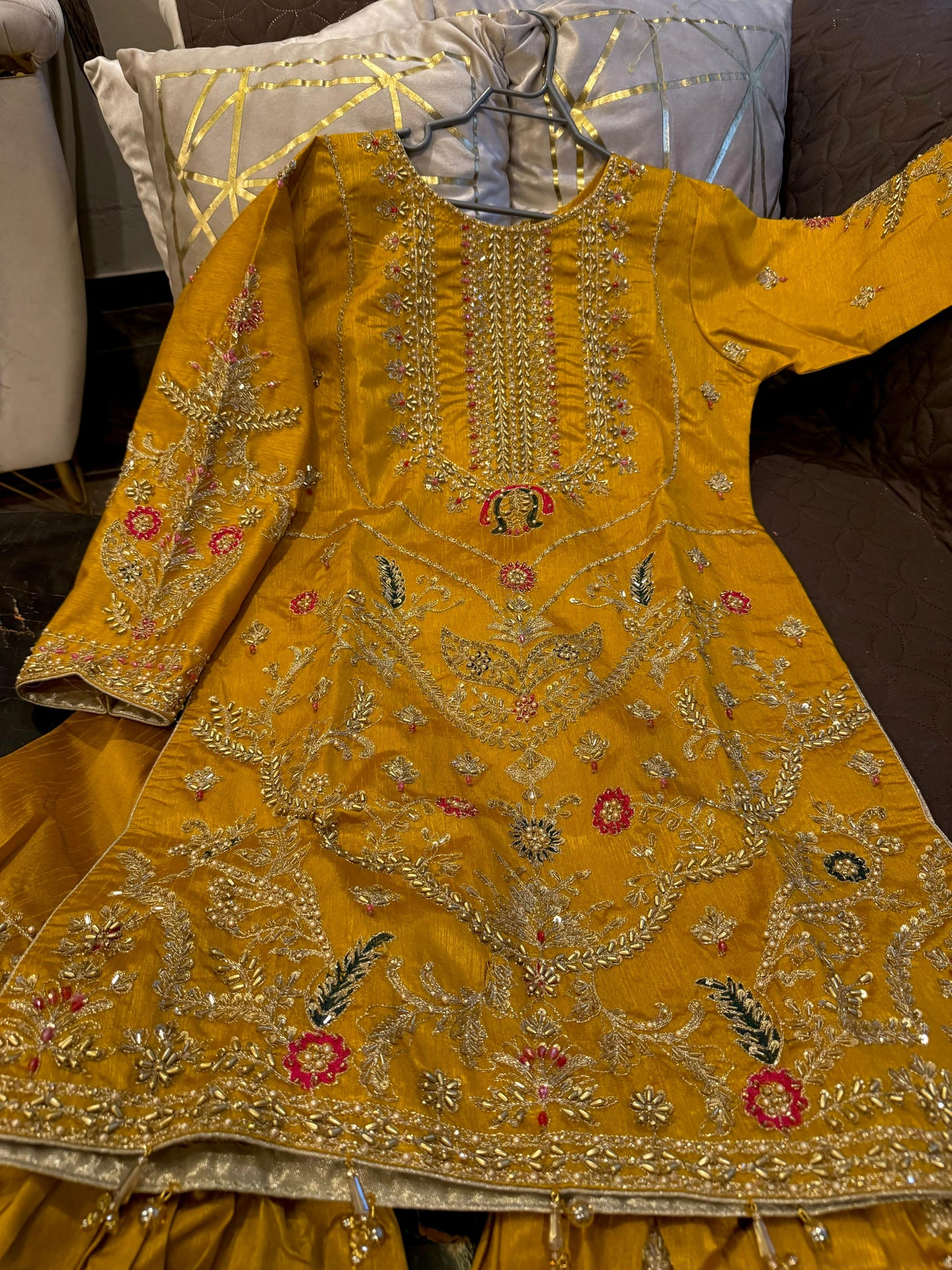 Chaman (MUSTARD YELLOW AND GREEN)