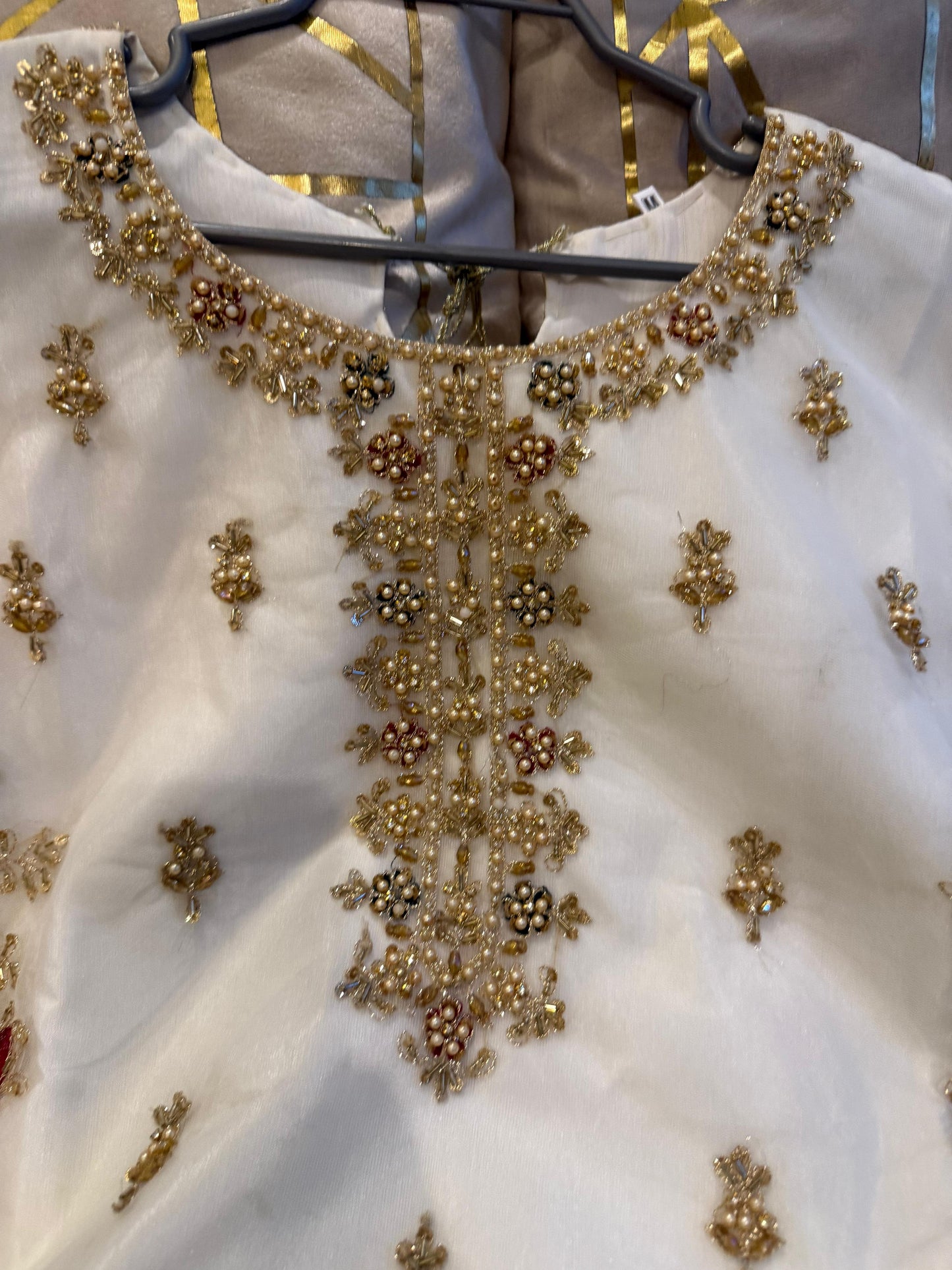 Mixweed (WHITE AND RED MAROON)