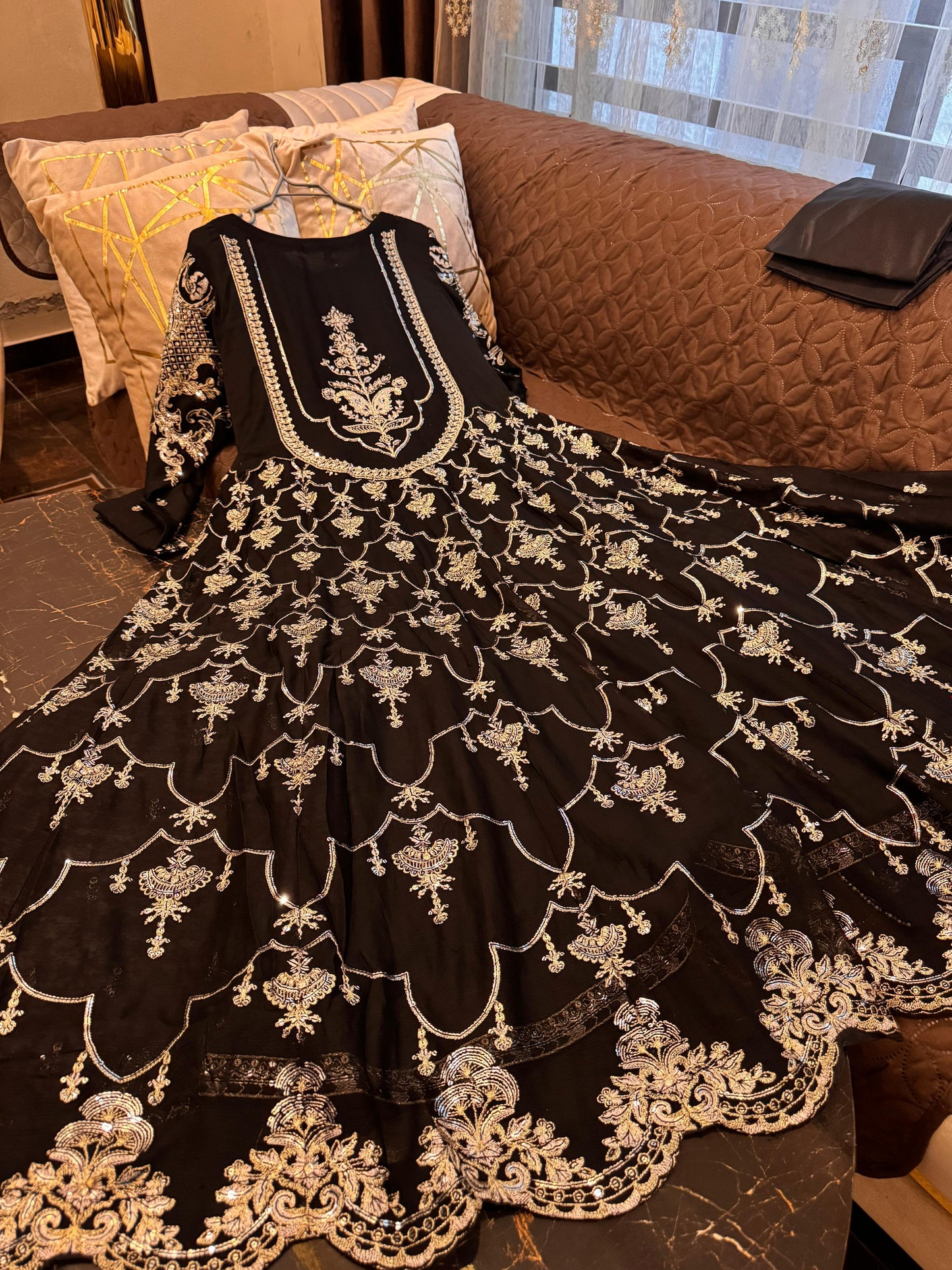 Daisies (BLACK)