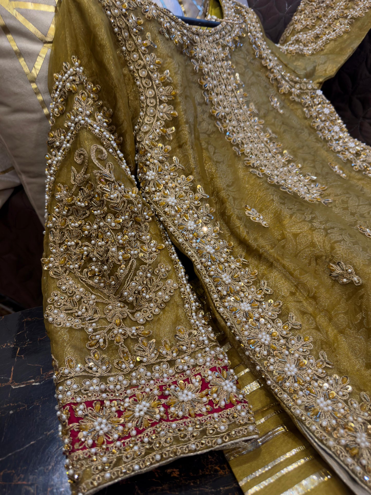 Freesia (MEHNDI GREEN)