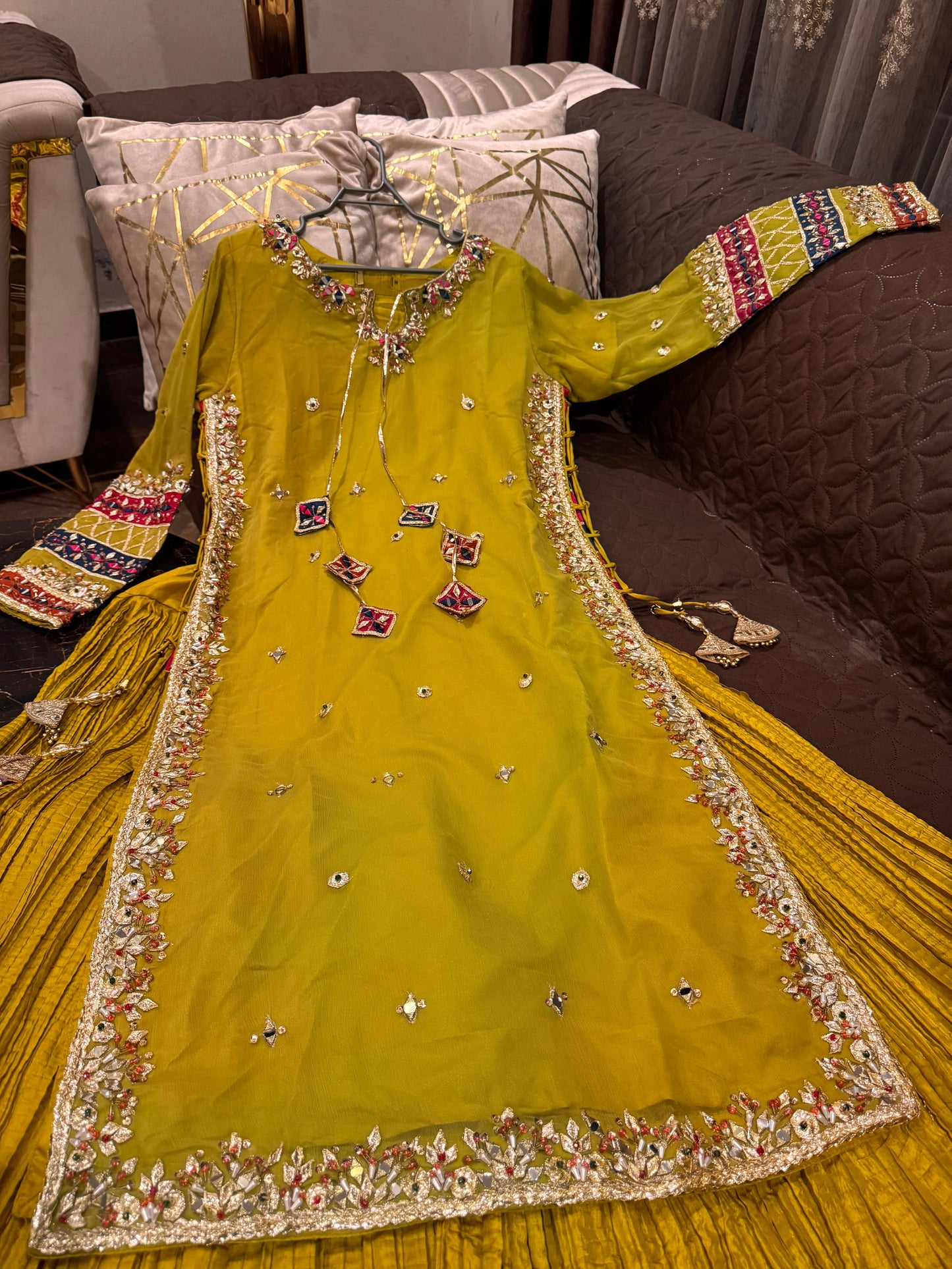 Dahlia (DHANI GREEN)