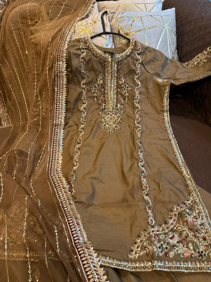 HANIYA (CAMEL BROWN)