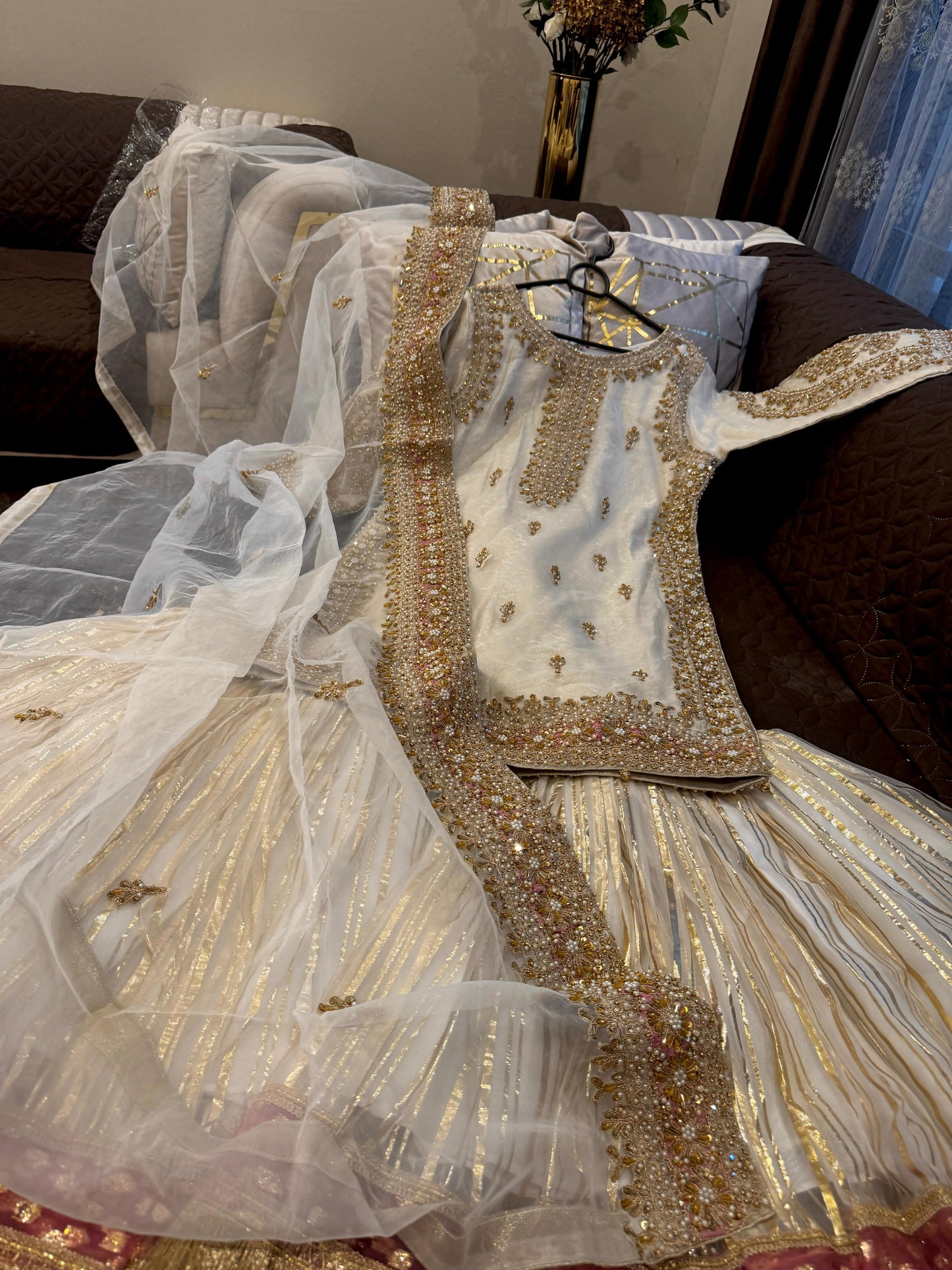 Freesia (WHITE GOLD)