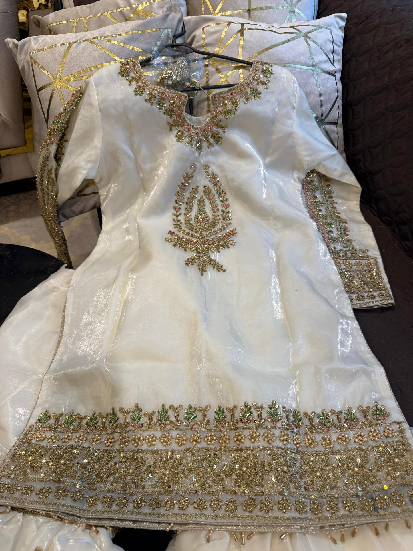 FAREESIA (White gold)