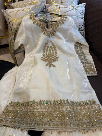 FAREESIA (White gold)