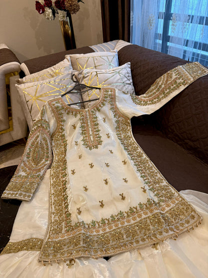FAREESIA (White gold)