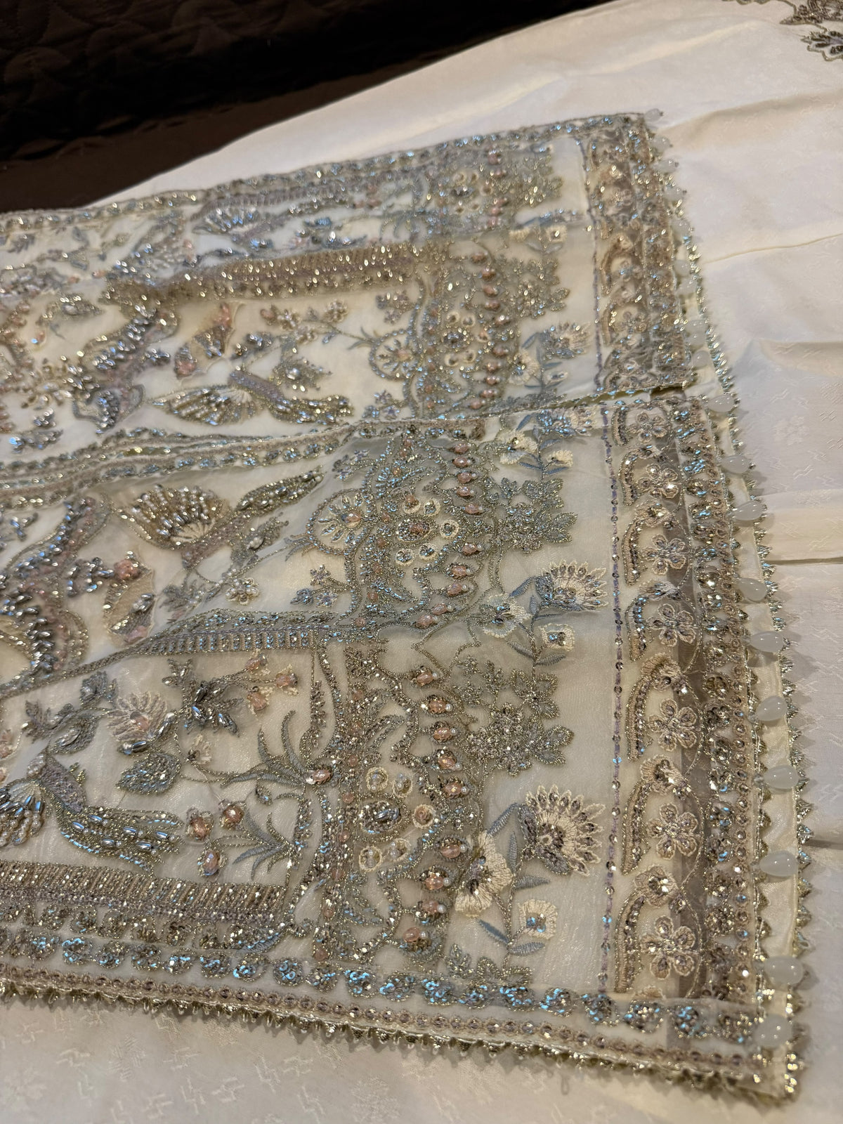 QAISERYA (WHITE)