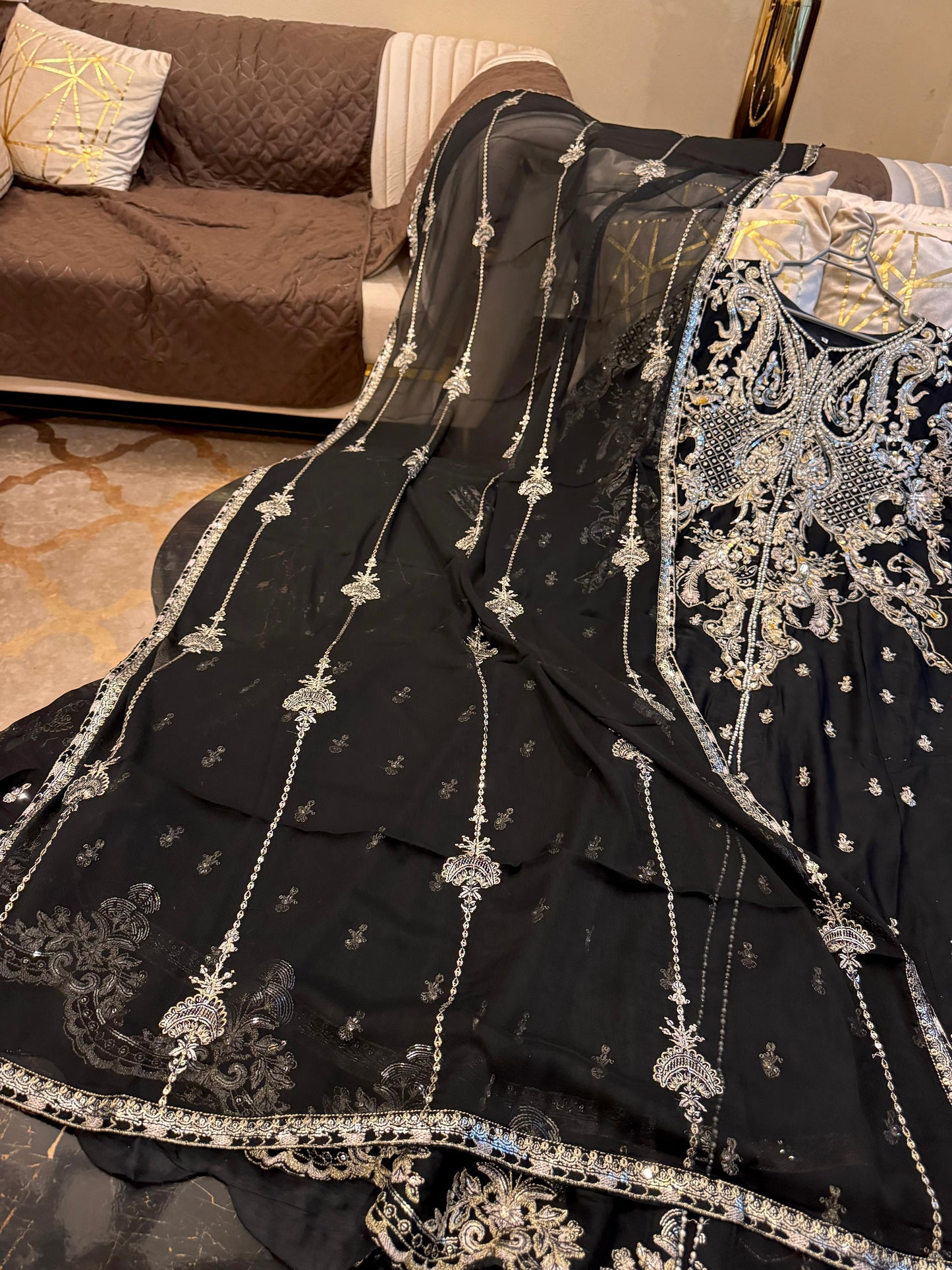 Daisies (BLACK)