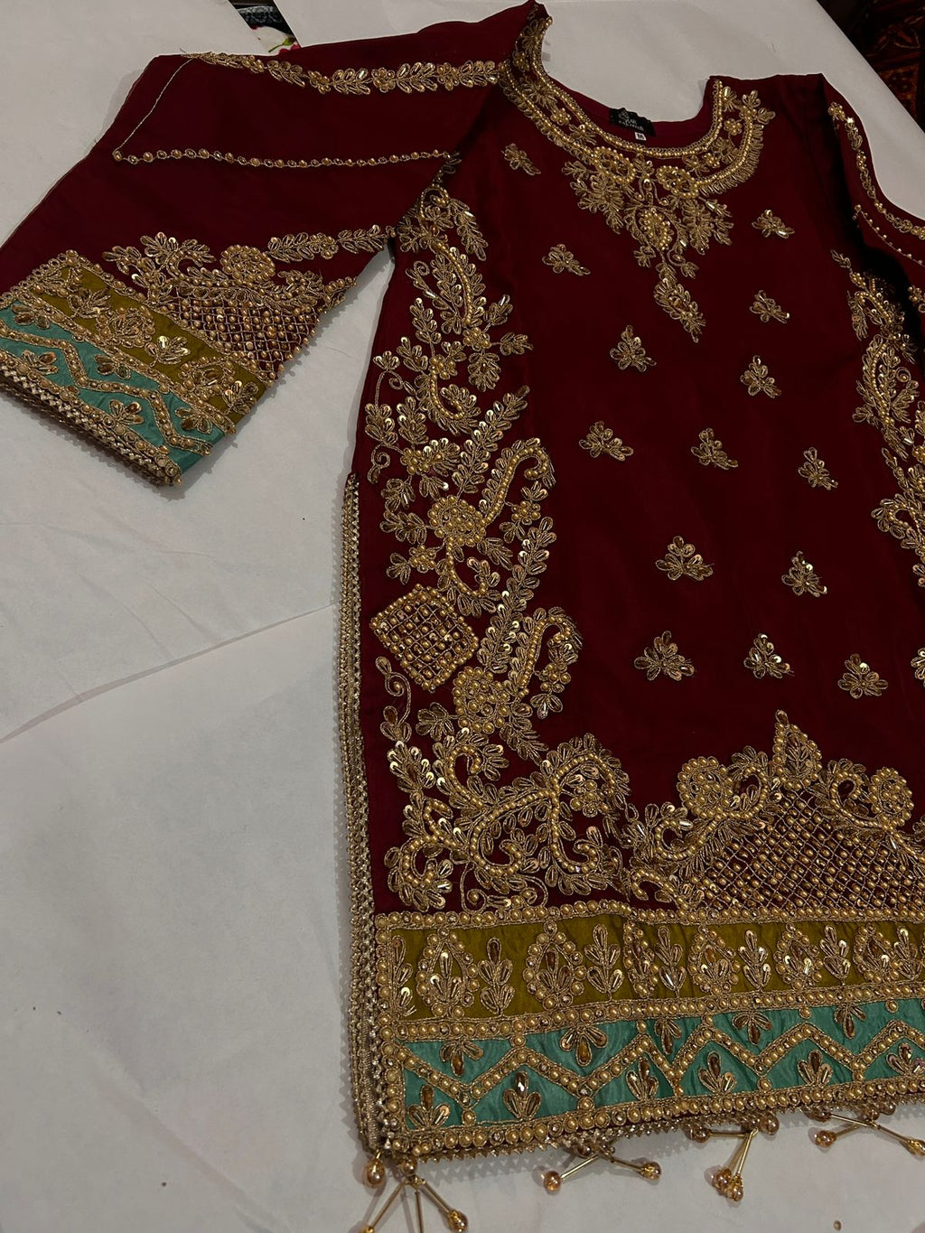Jonquil (MAROON WITH MEHNDI GREEN)