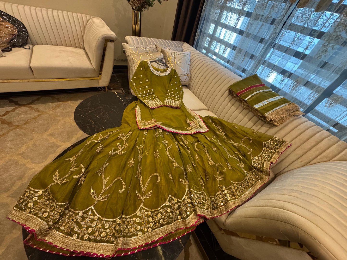 Daisy (MEHNDI GREEN)