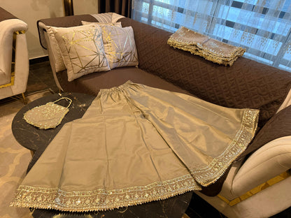 Water Lily  (BEIGE)