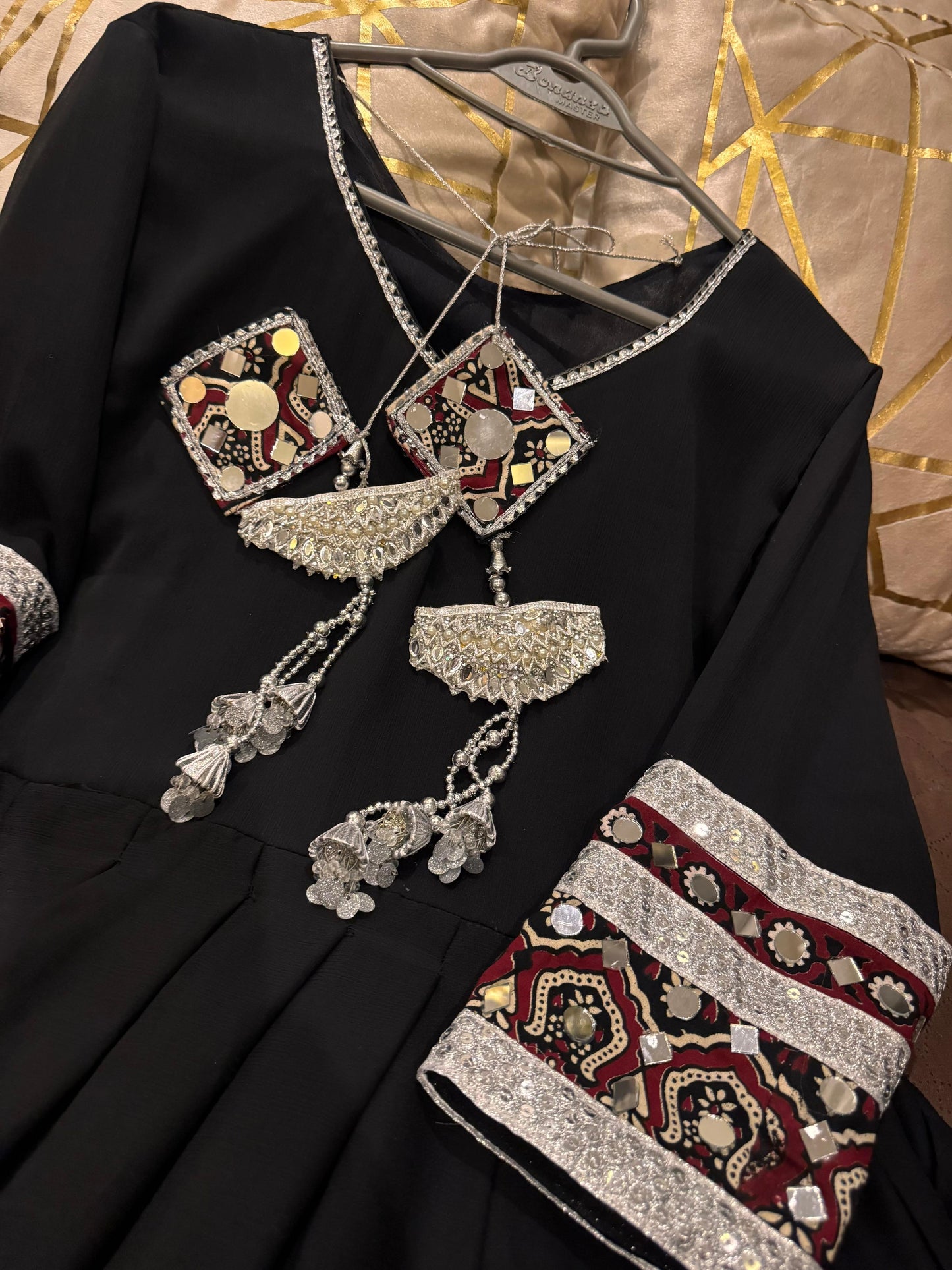 Teasel (BLACK AJRAK)